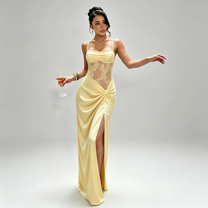 Vestido Largo con Abertura Alta y Efecto Transparencias de Encaje