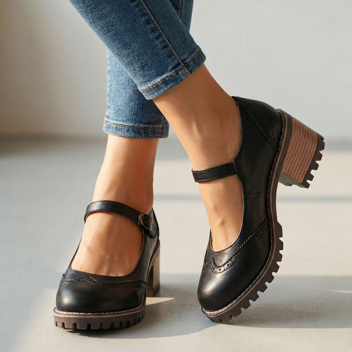 Zapatos de tacón con tiras en forma de T Cayetana