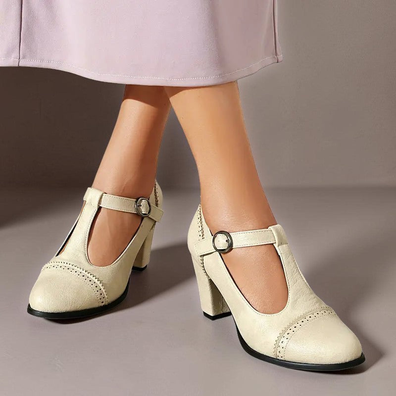 Zapatos de tacón con aberturas y correa Valeria