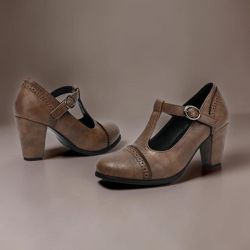 Zapatos de tacón con aberturas y correa Valeria
