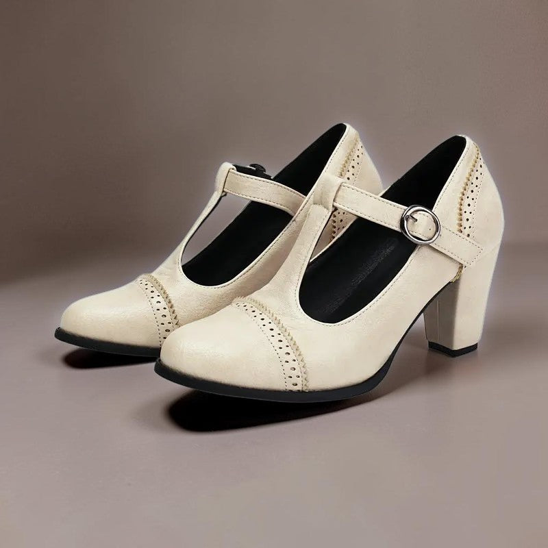 Zapatos de tacón con aberturas y correa Valeria