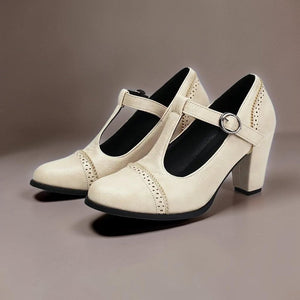 Zapatos de tacón con aberturas y correa Valeria