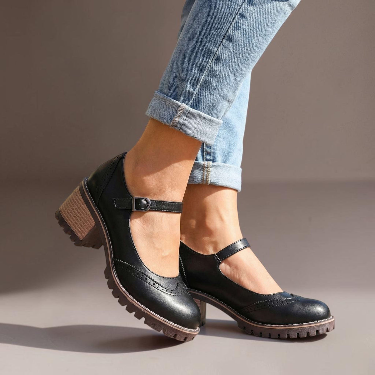 Zapatos de tacón con tiras en forma de T Cayetana