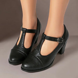 Zapatos de tacón con aberturas y correa Valeria