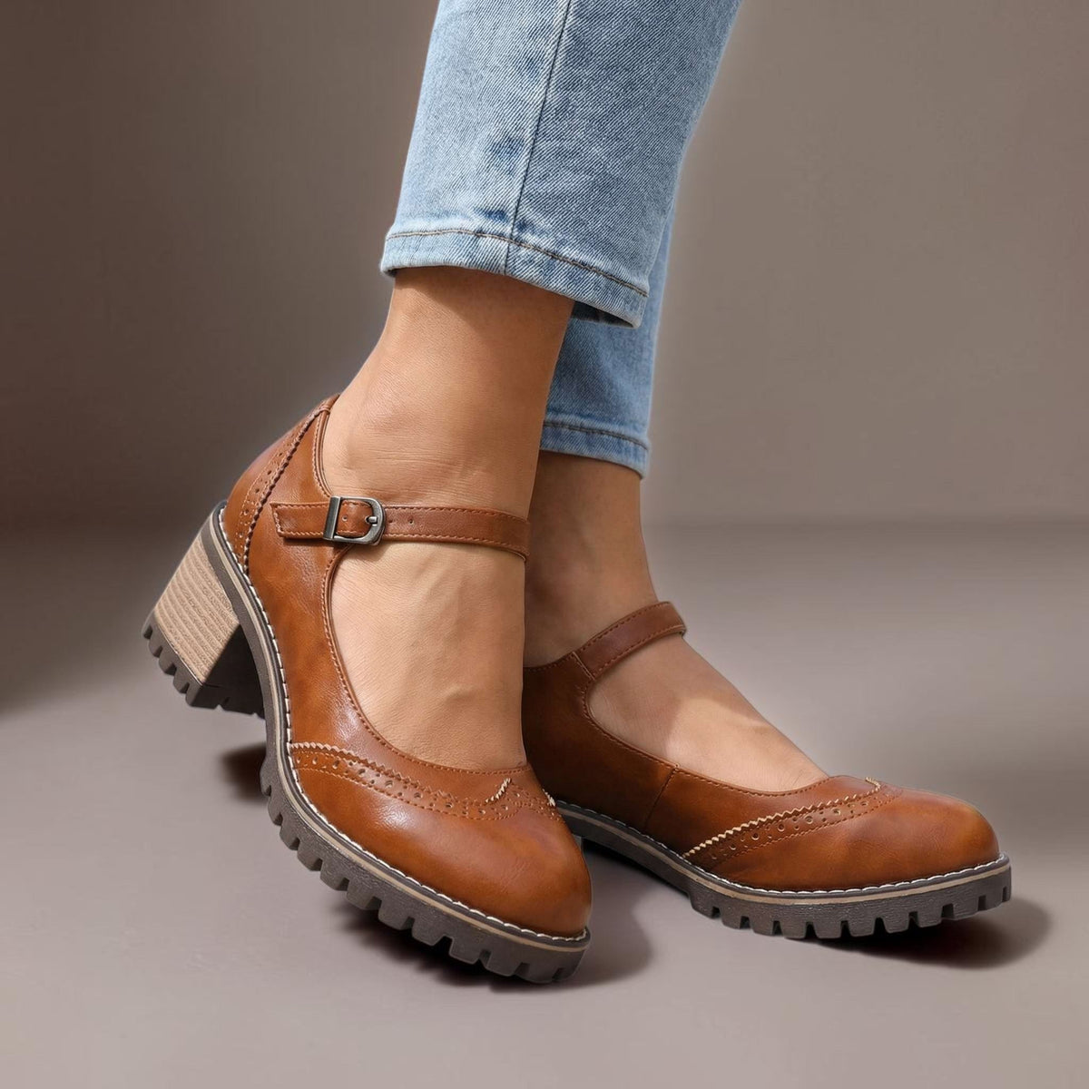 Zapatos de tacón con tiras en forma de T Cayetana