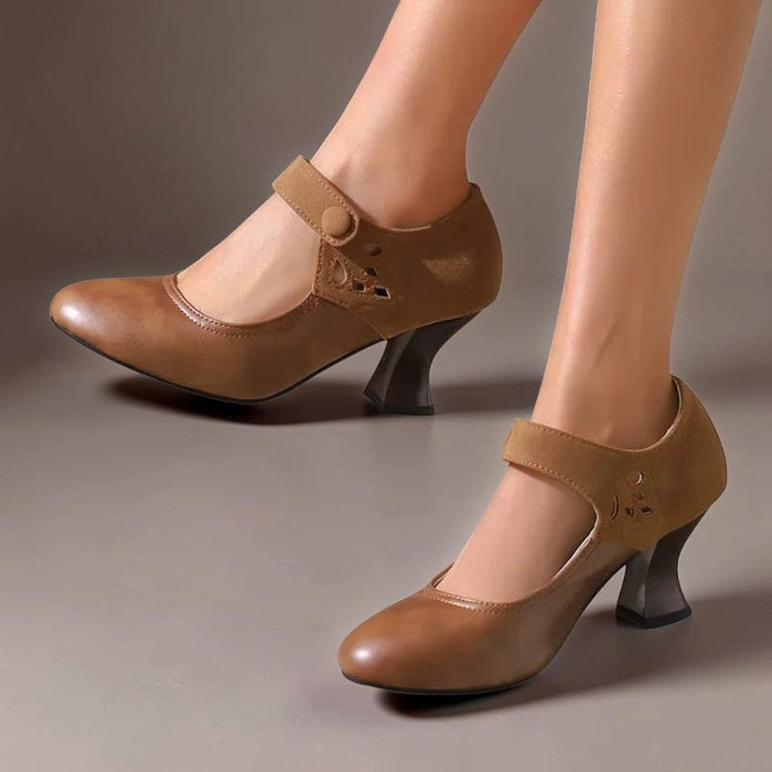 Zapatos de tacón de ante con correa al tobillo Camila