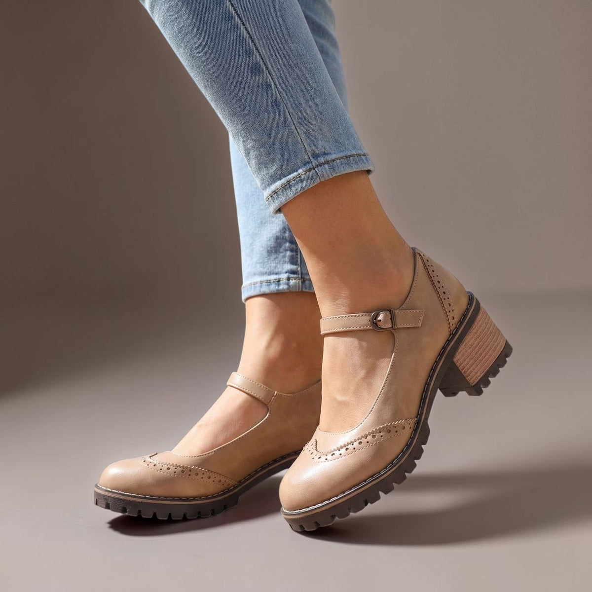 Zapatos de tacón con tiras en forma de T Cayetana