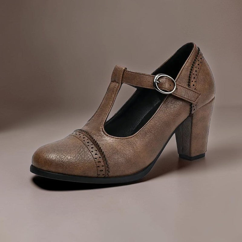 Zapatos de tacón con aberturas y correa Valeria